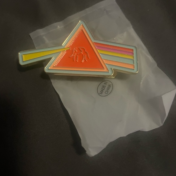 Drunk elephant pin - Picture 3 of 8